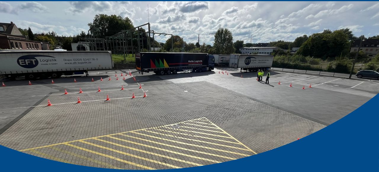 Schulung der Mitarbeiter mit dem XXL-Auflieger